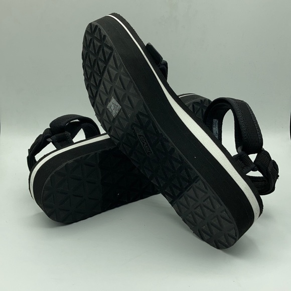 Teva Flatform Universal Black/White Mesh Sandals - Picture 5 of 7